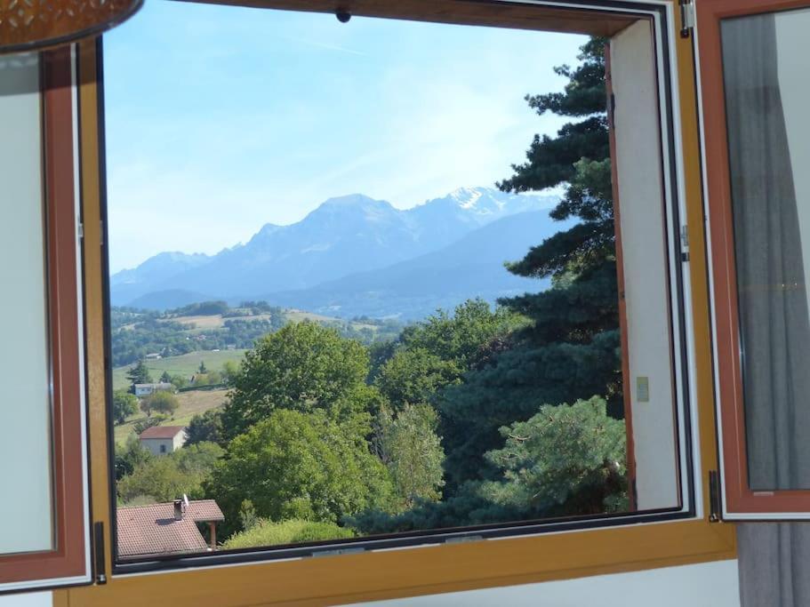 Appartement Dans Maison Brie-et-Angonnes Екстер'єр фото